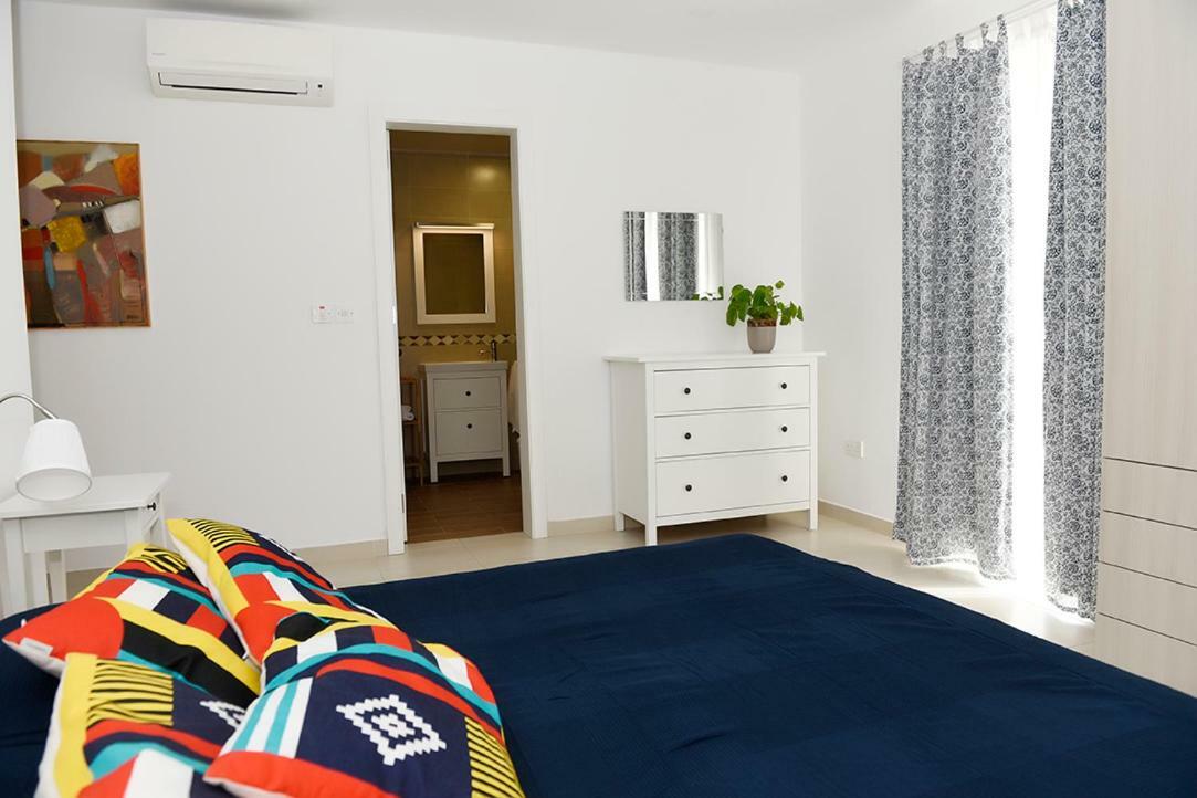 13 Village Apartments เมลลิฮา ภายนอก รูปภาพ