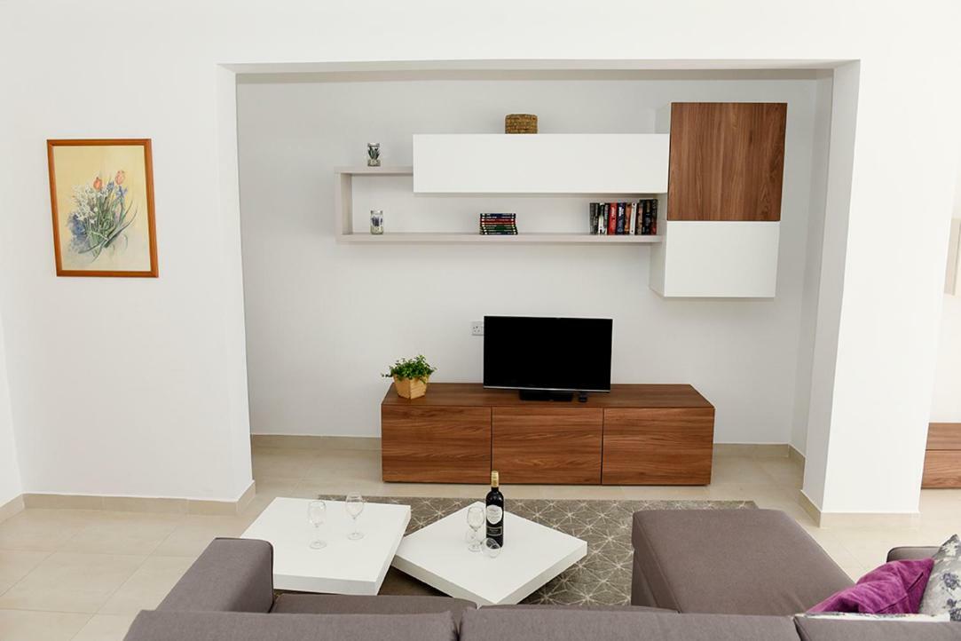 13 Village Apartments เมลลิฮา ภายนอก รูปภาพ