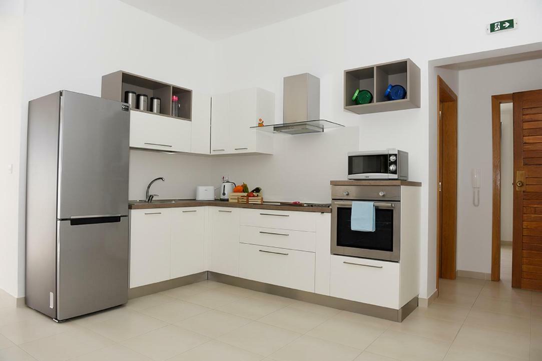 13 Village Apartments เมลลิฮา ภายนอก รูปภาพ