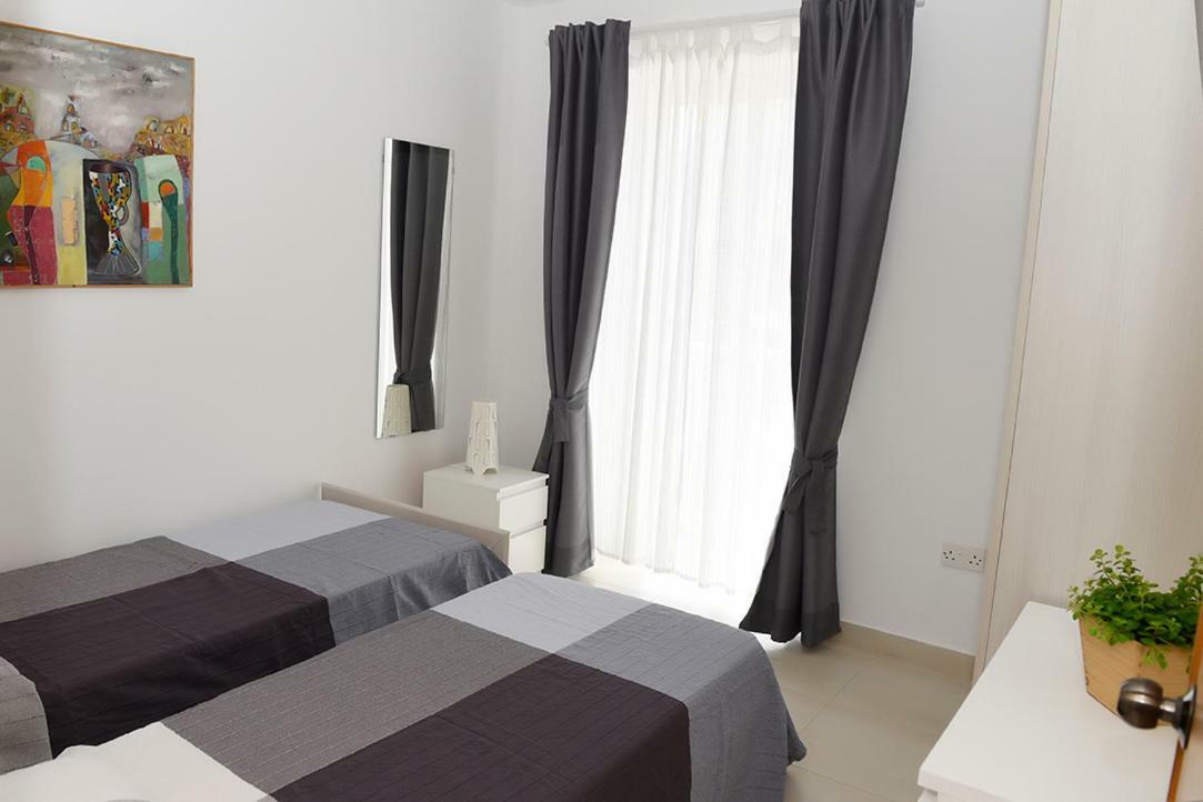 13 Village Apartments เมลลิฮา ภายนอก รูปภาพ