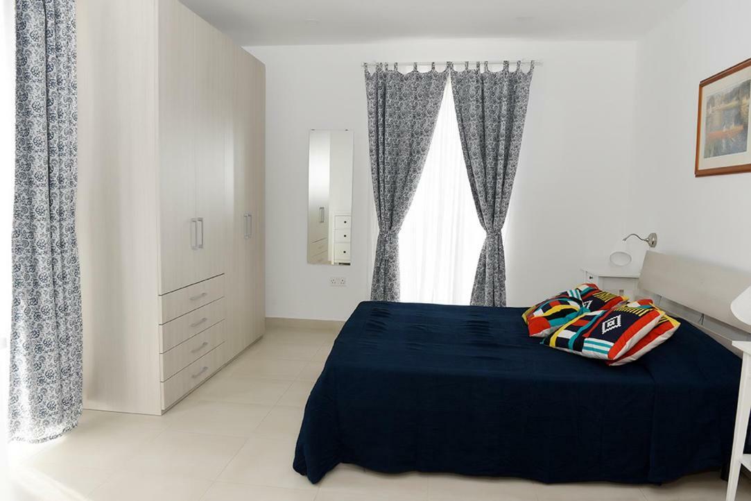 13 Village Apartments เมลลิฮา ภายนอก รูปภาพ